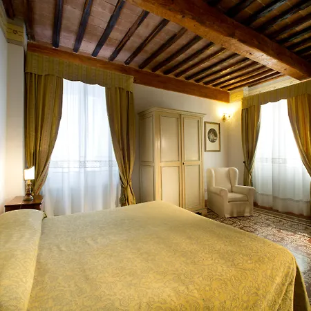 Hotel Palazzo Di Valli 3*