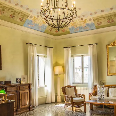 Palazzo Di Valli Siena