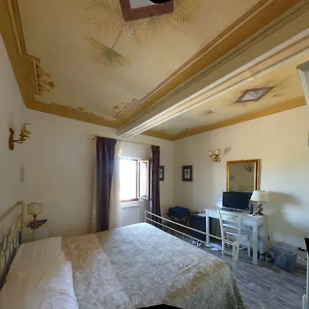 Palazzo Di Valli מלון סיינה